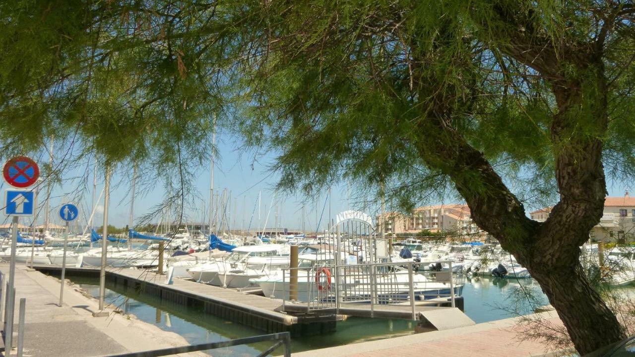 Residence La Voile Blanche 1 弗龙蒂尼昂 外观 照片